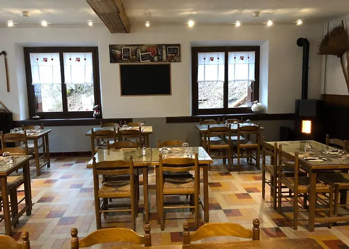 Bar Restaurant Le Margeriaz Hotel *
